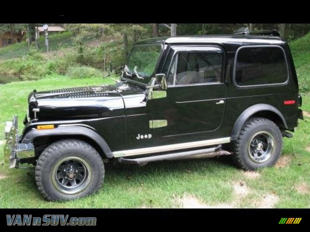 Classic Black / Blue Jeep CJ7 4x4