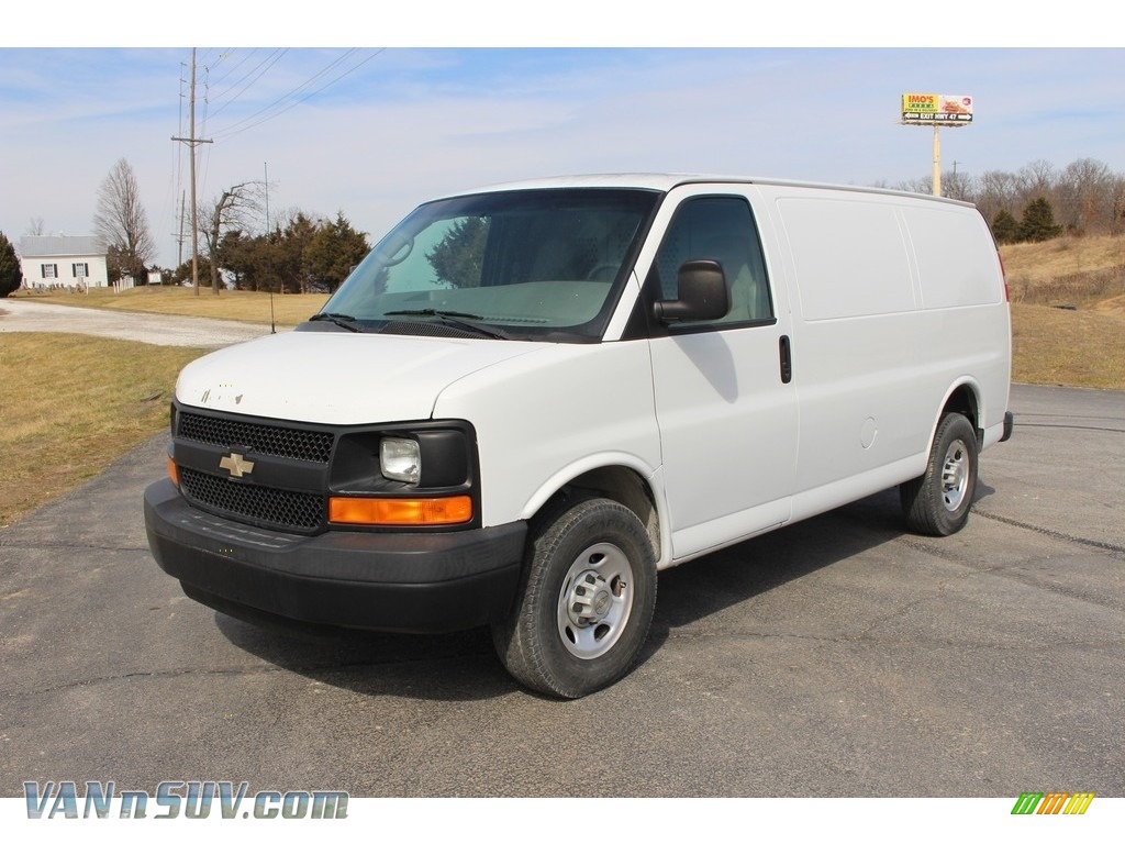 2008 Chevrolet Express 2500 Cargo Van in Summit White photo 17