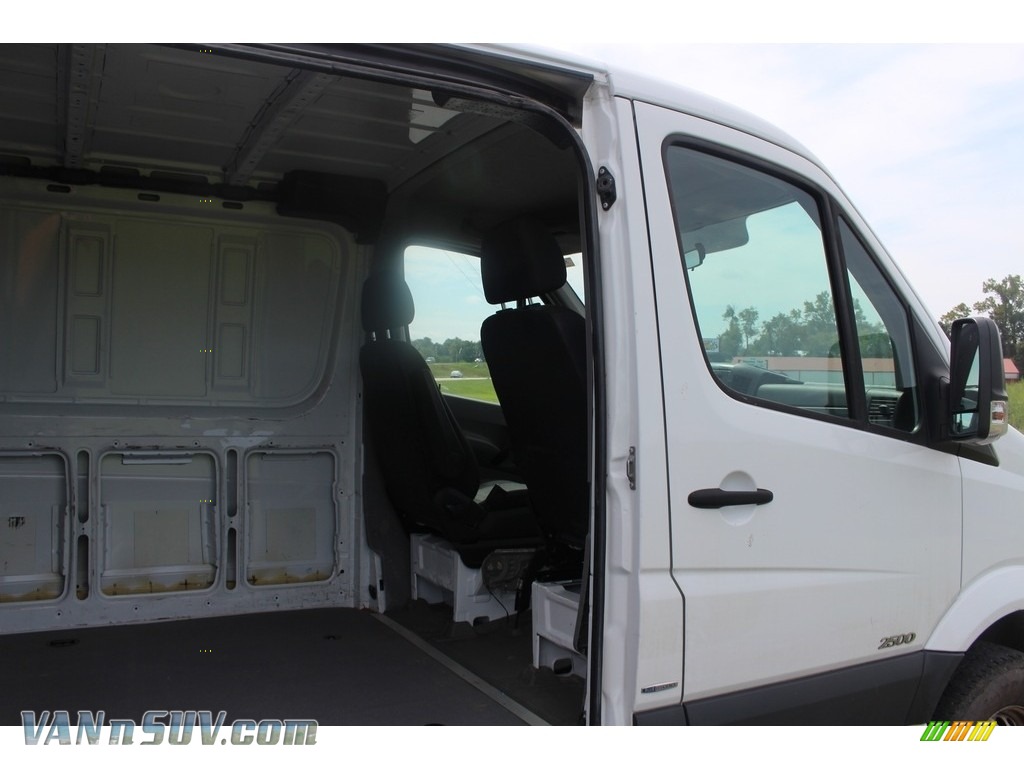 2012 Sprinter 2500 Cargo Van - Arctic White / Lima Black Fabric photo #8