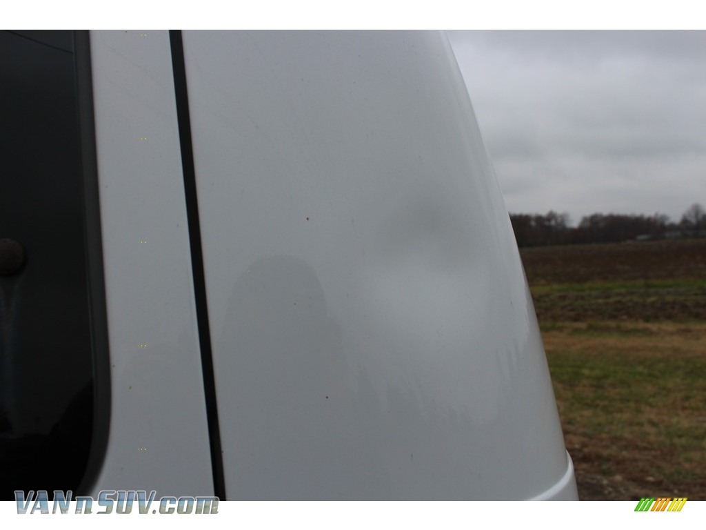2011 E Series Van E250 Commercial - Oxford White / Medium Flint photo #37