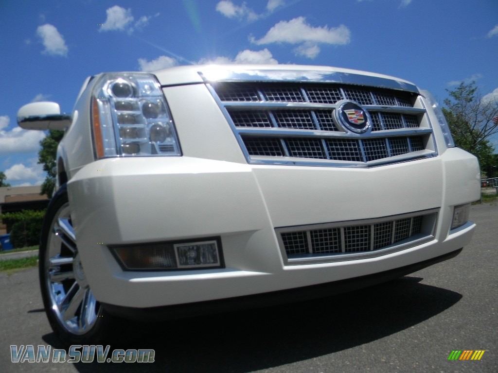 White Diamond / Cocoa/Light Linen Cadillac Escalade ESV Platinum AWD