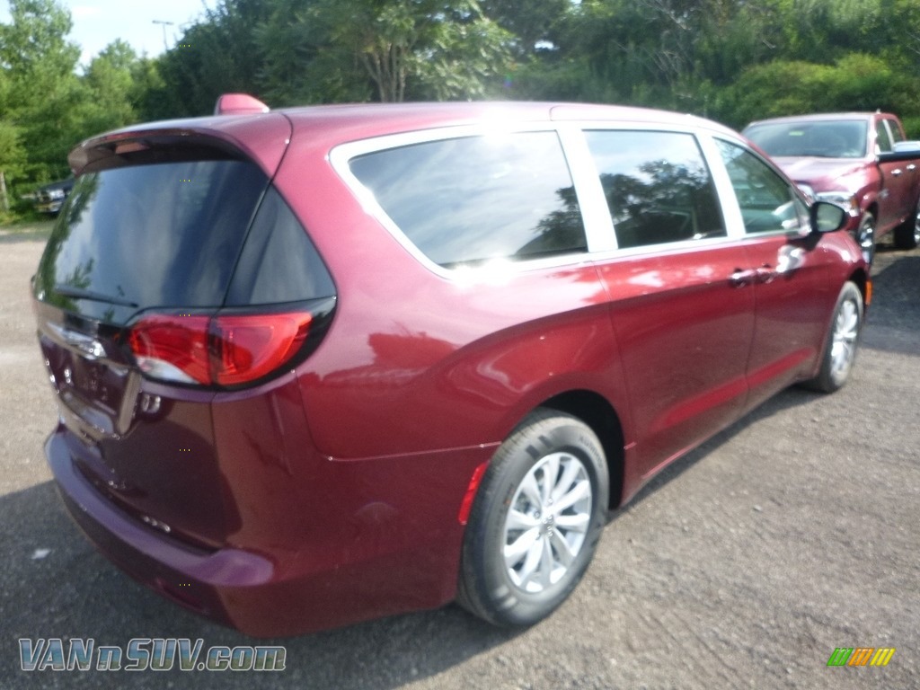 2017 Pacifica Touring - Velvet Red Pearl / Black/Alloy photo #5