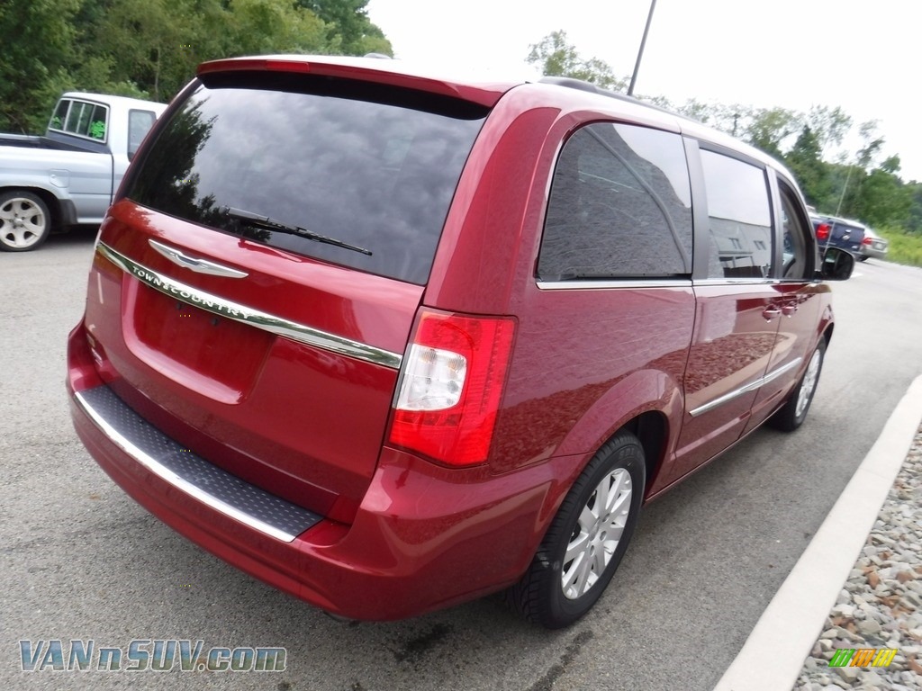 2015 Town & Country Touring - Deep Cherry Red Crystal Pearl / Black/Light Graystone photo #6
