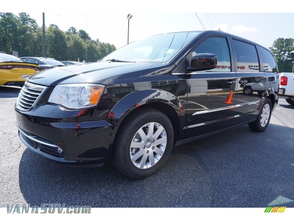 2016 Town & Country Touring - Brilliant Black Crystal Pearl / Dark Frost Beige/Medium Frost Beige photo #3