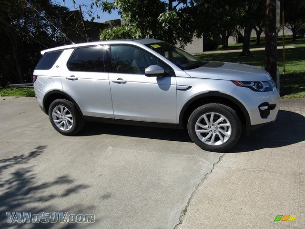 Indus Silver Metallic / Almond Land Rover Discovery Sport HSE