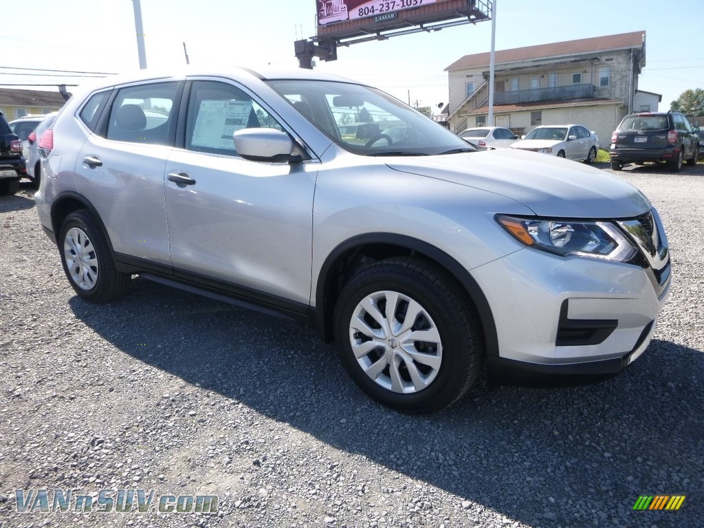 Brilliant Silver / Charcoal Nissan Rogue S AWD