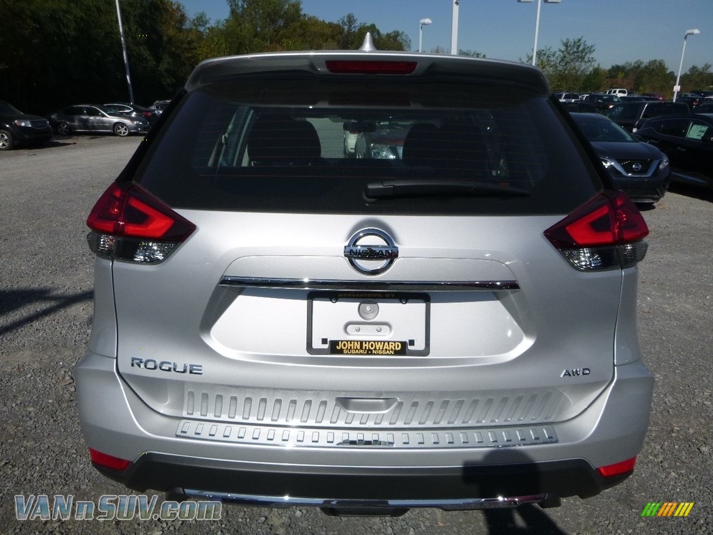 2017 Rogue S AWD - Brilliant Silver / Charcoal photo #5