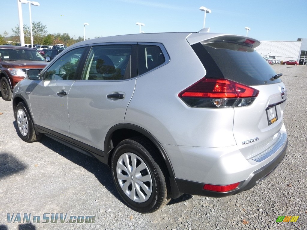 2017 Rogue S AWD - Brilliant Silver / Charcoal photo #6
