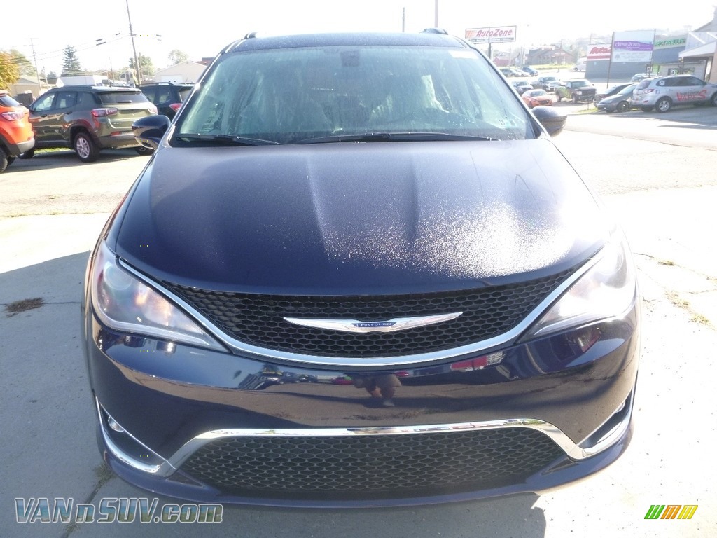 2018 Pacifica Touring Plus - Jazz Blue Pearl / Black/Alloy photo #8