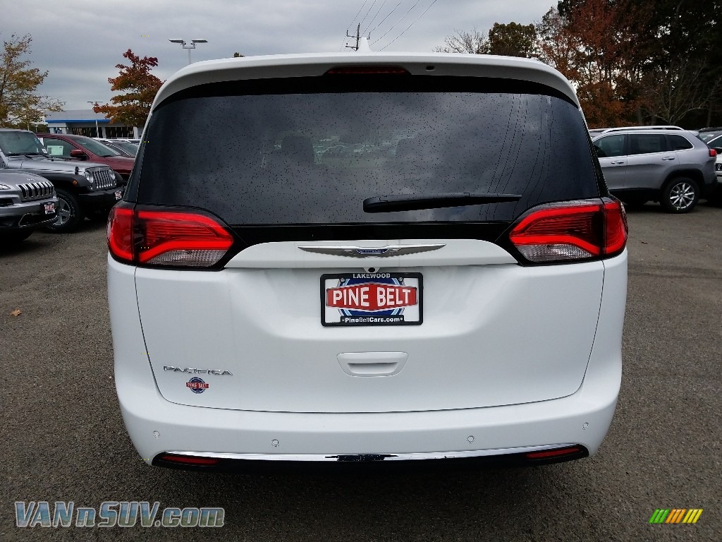 2018 Pacifica Touring L Plus - Bright White / Cognac/Alloy/Toffee photo #5