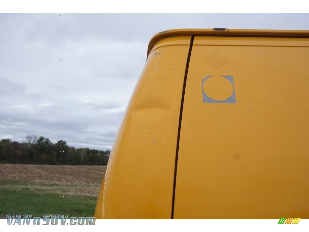 2008 E Series Van E150 Commercial - Fleet Yellow / Medium Flint photo #19