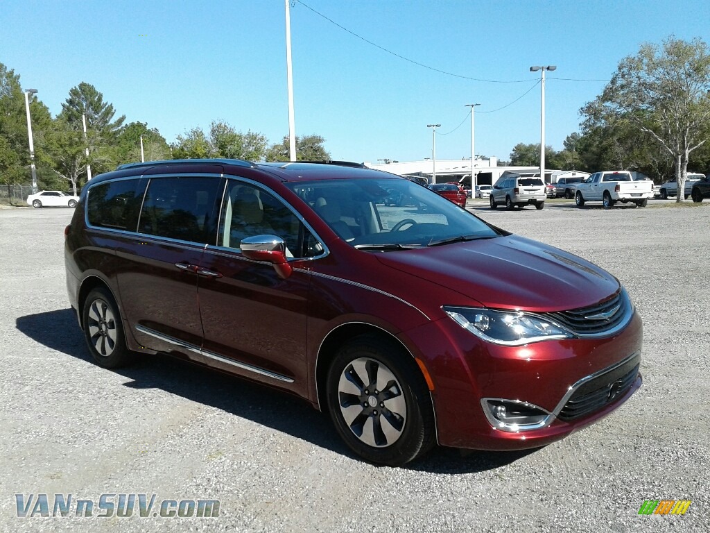 2018 Pacifica Hybrid Limited - Velvet Red Pearl / Black/Alloy photo #7