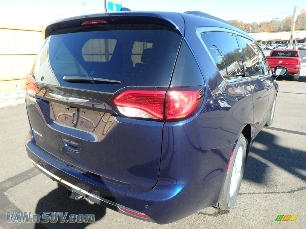 2018 Pacifica Touring Plus - Jazz Blue Pearl / Black/Alloy photo #5