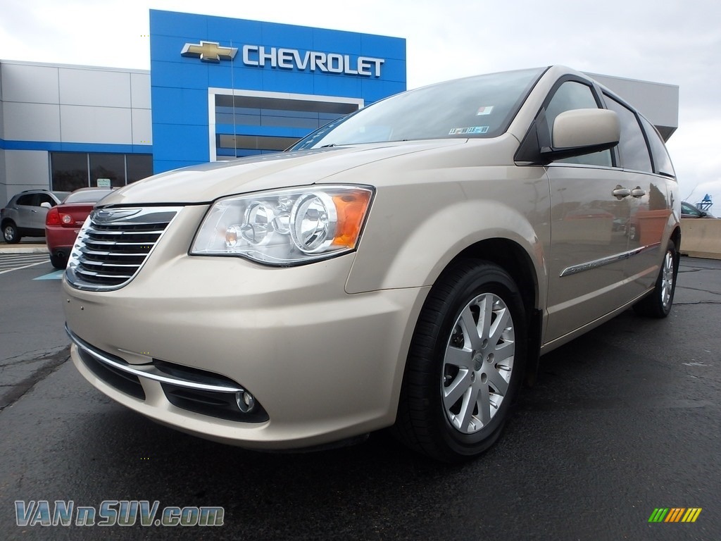 2012 Town & Country Touring - Cashmere Pearl / Dark Frost Beige/Medium Frost Beige photo #2