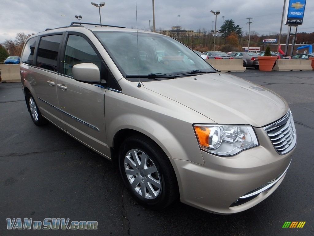 2012 Town & Country Touring - Cashmere Pearl / Dark Frost Beige/Medium Frost Beige photo #11
