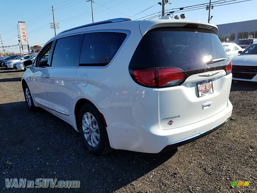 2018 Pacifica Touring L Plus - Bright White / Cognac/Alloy/Toffee photo #4
