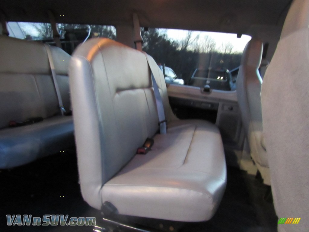 2011 E Series Van E350 XL Passenger - Vermillion Red / Medium Flint photo #13