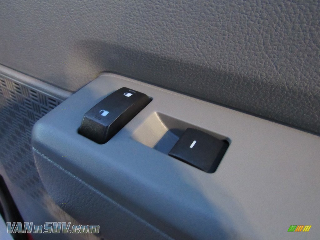 2011 E Series Van E350 XL Passenger - Vermillion Red / Medium Flint photo #17