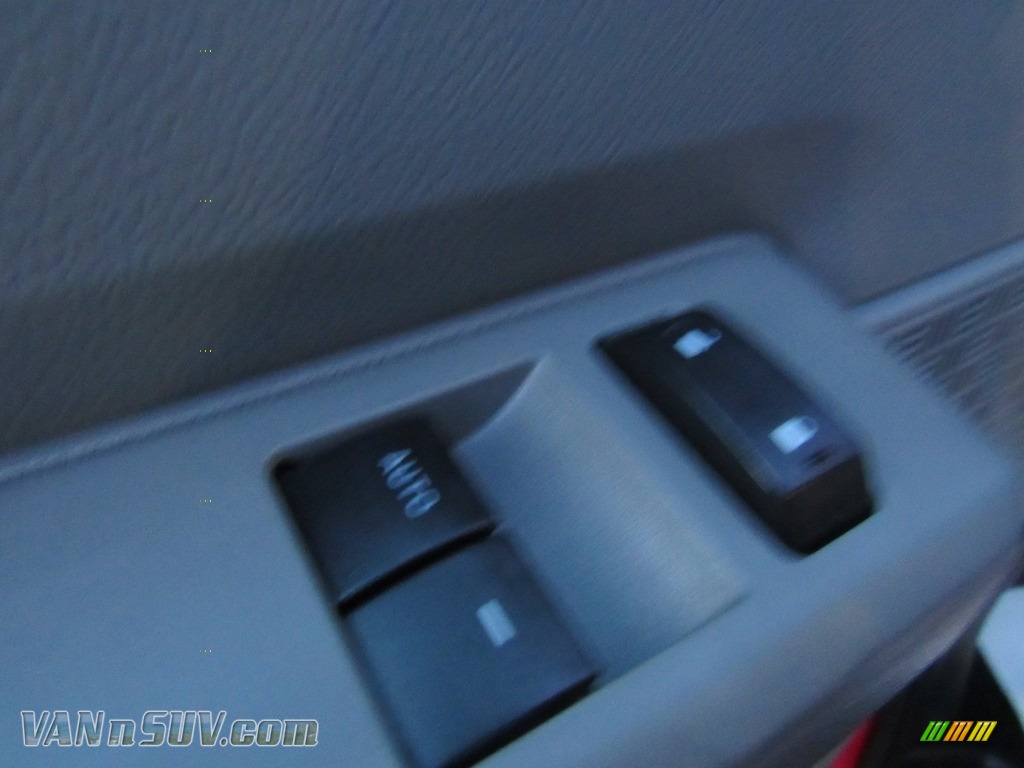 2011 E Series Van E350 XL Passenger - Vermillion Red / Medium Flint photo #29