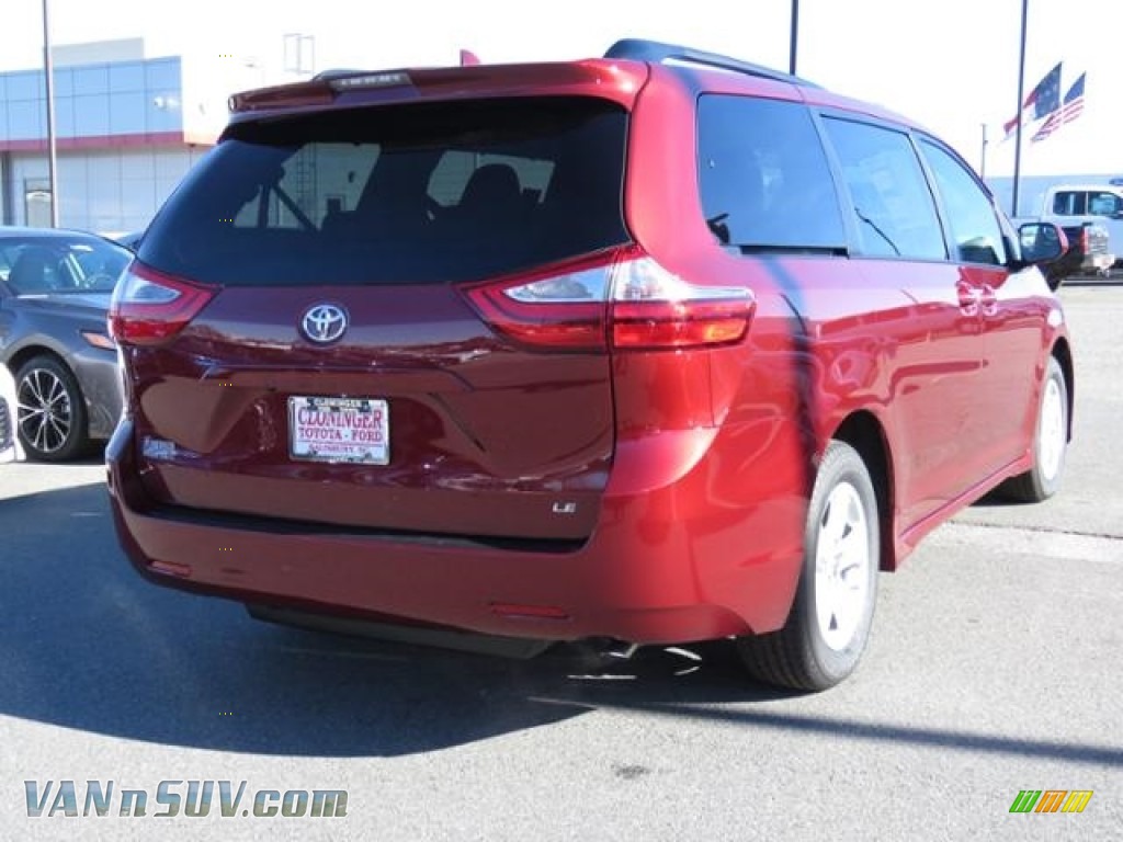 2018 Sienna LE - Salsa Red Pearl / Gray photo #18