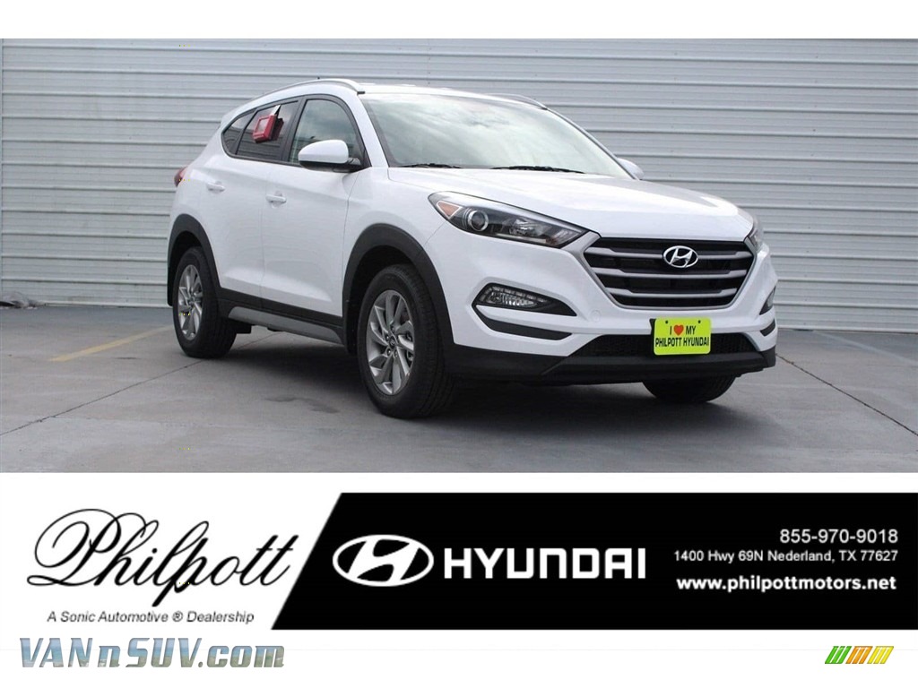 Dazzling White / Gray Hyundai Tucson SE