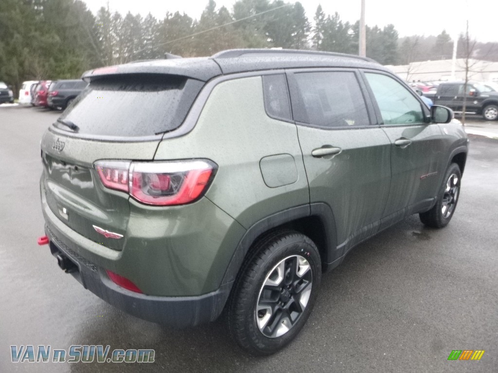 2018 Compass Trailhawk 4x4 - Olive Green Pearl / Black/Ruby Red photo #5