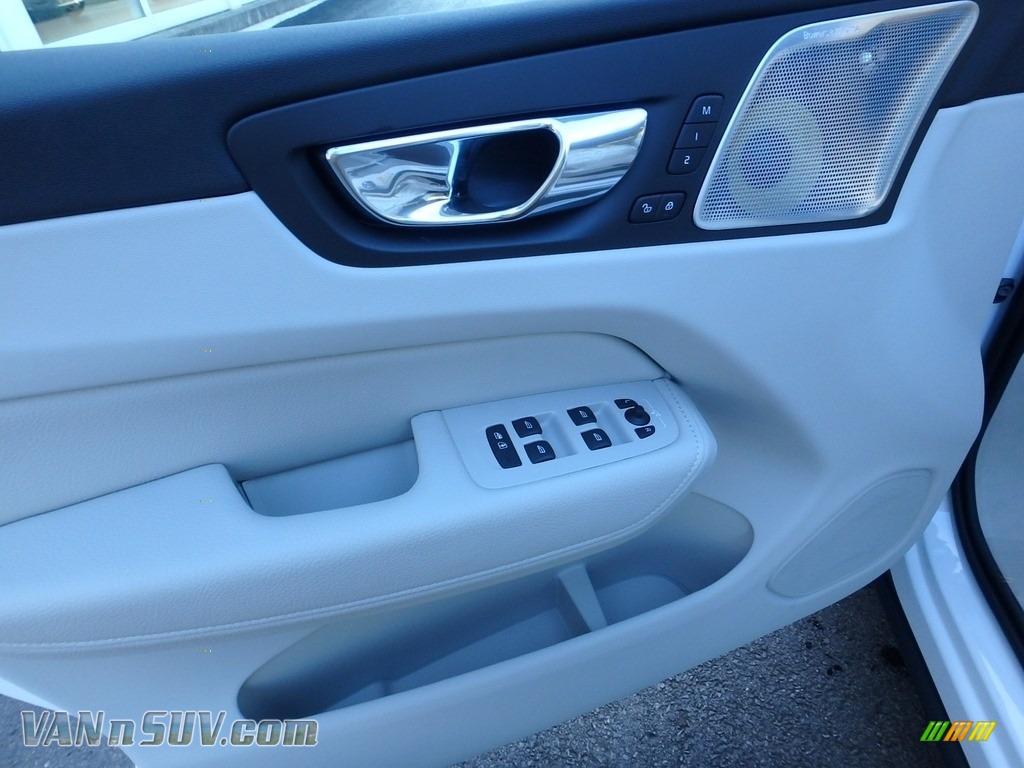 2018 XC60 T6 AWD Inscription - Crystal White Metallic / Blonde photo #10 2018 XC60 T6 AWD Inscription - Crystal White Metallic / Blonde photo #10