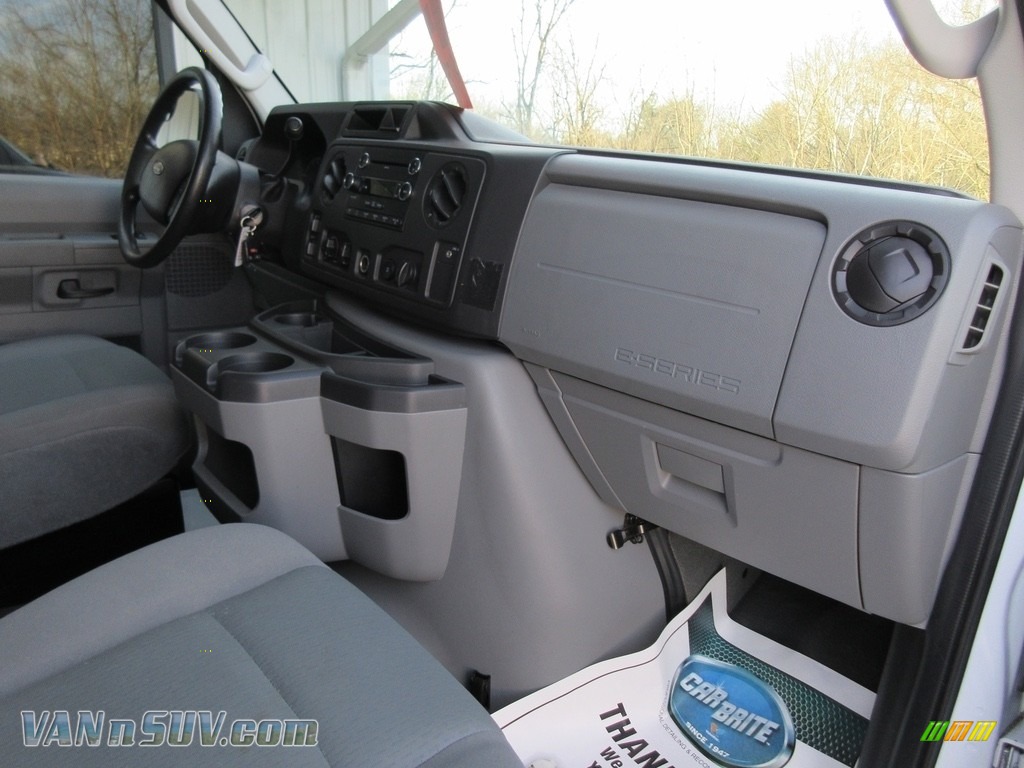 2010 E Series Van E350 XLT Passenger - Oxford White / Medium Flint photo #26