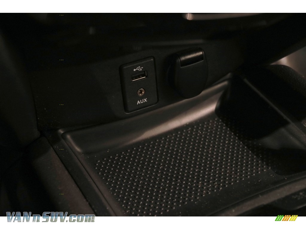 2015 Rogue SV AWD - Super Black / Charcoal photo #9