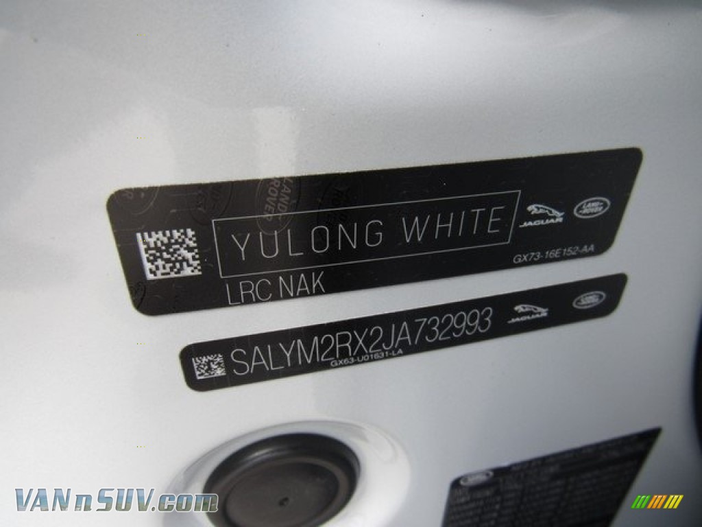 2018 Range Rover Velar R Dynamic HSE - Yulong White Metallic / Acorn/Ebony photo #25