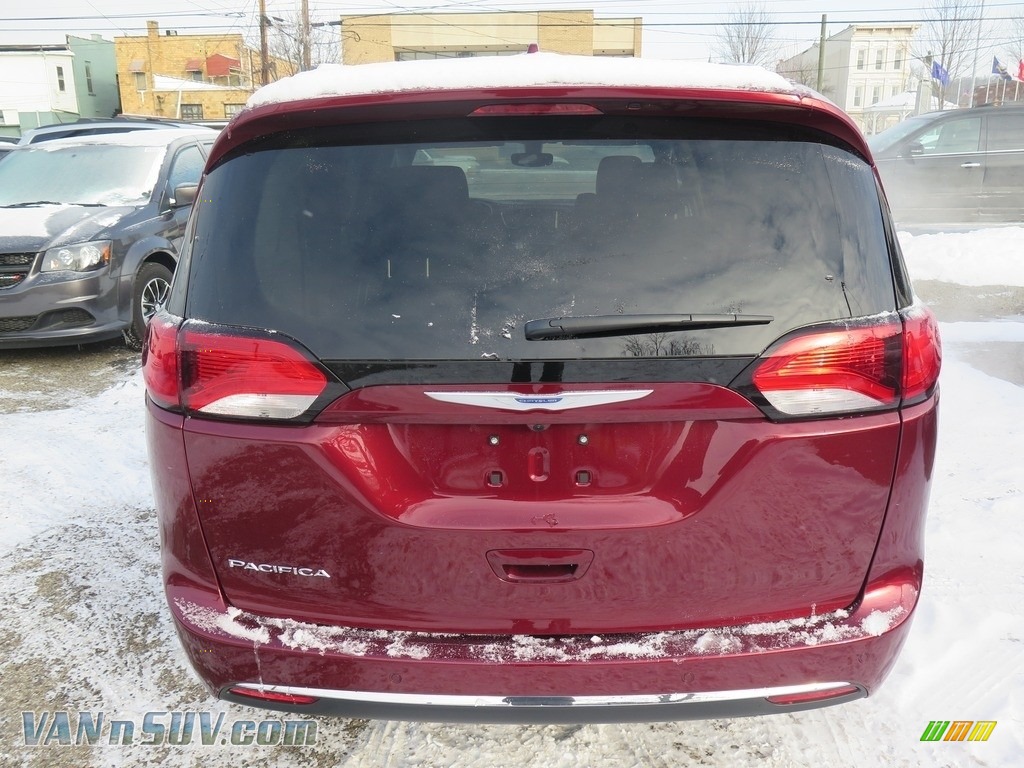 2018 Pacifica Touring L Plus - Velvet Red Pearl / Black/Alloy photo #10