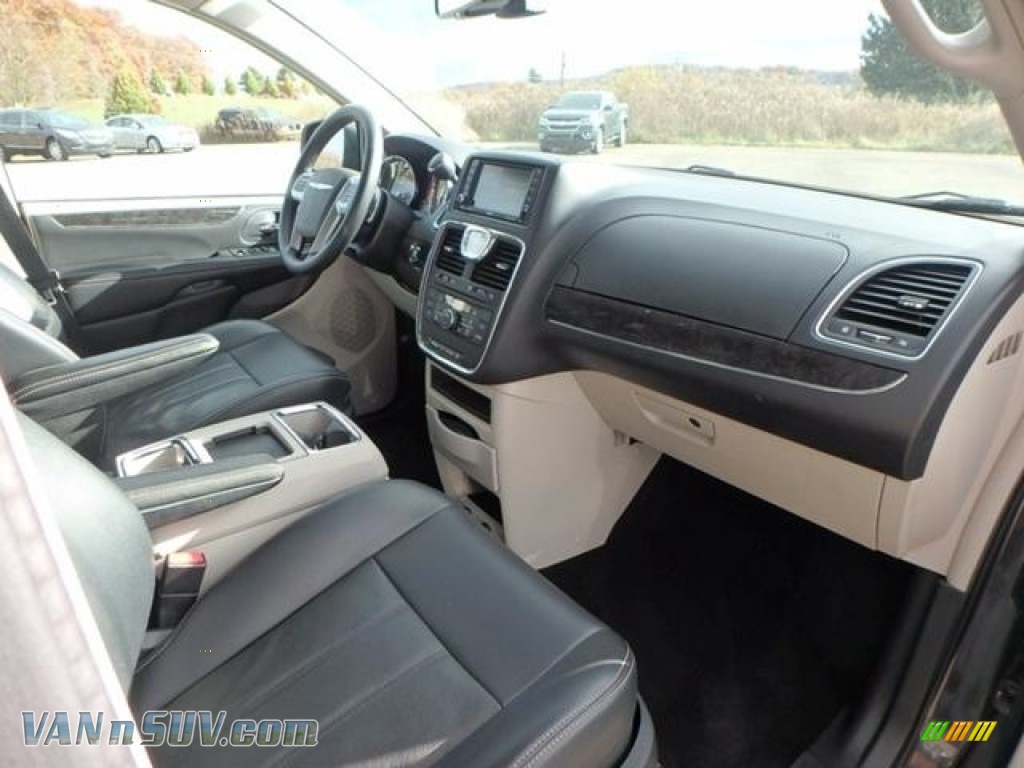 2012 Town & Country Touring - L - Dark Charcoal Pearl / Black/Light Graystone photo #13
