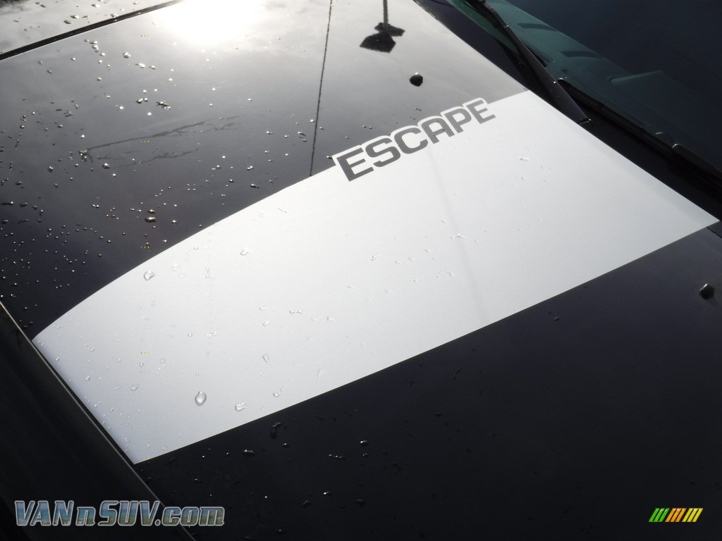 2012 Escape Limited V6 4WD - Ebony Black / Charcoal Black photo #8