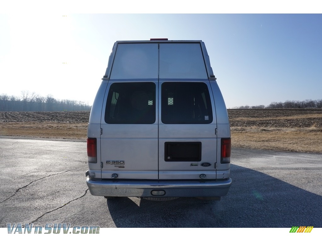 2011 E Series Van E350 XLT Passenger - Ingot Silver Metallic / Medium Flint photo #10