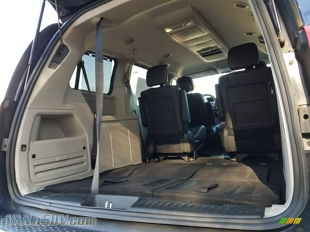 2016 Town & Country Touring - True Blue Pearl / Black/Light Graystone photo #10