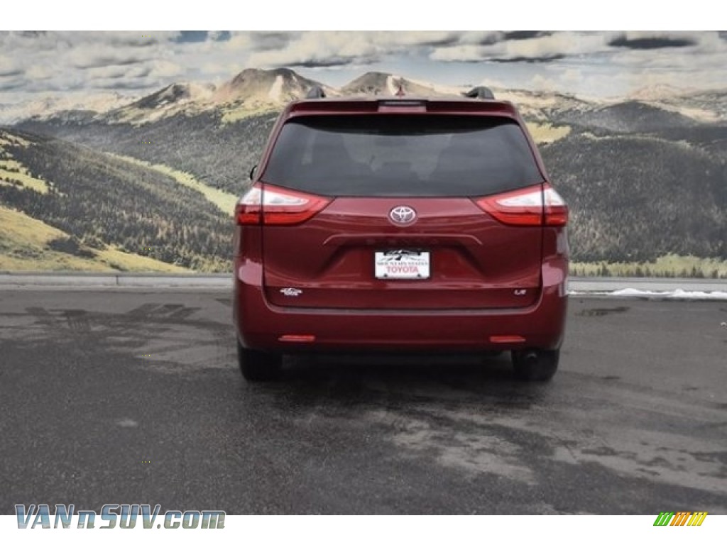 2018 Sienna LE - Salsa Red Pearl / Gray photo #4