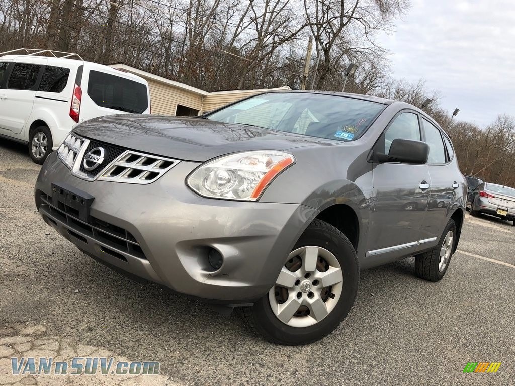 Frosted Steel Metallic / Gray Nissan Rogue SV AWD