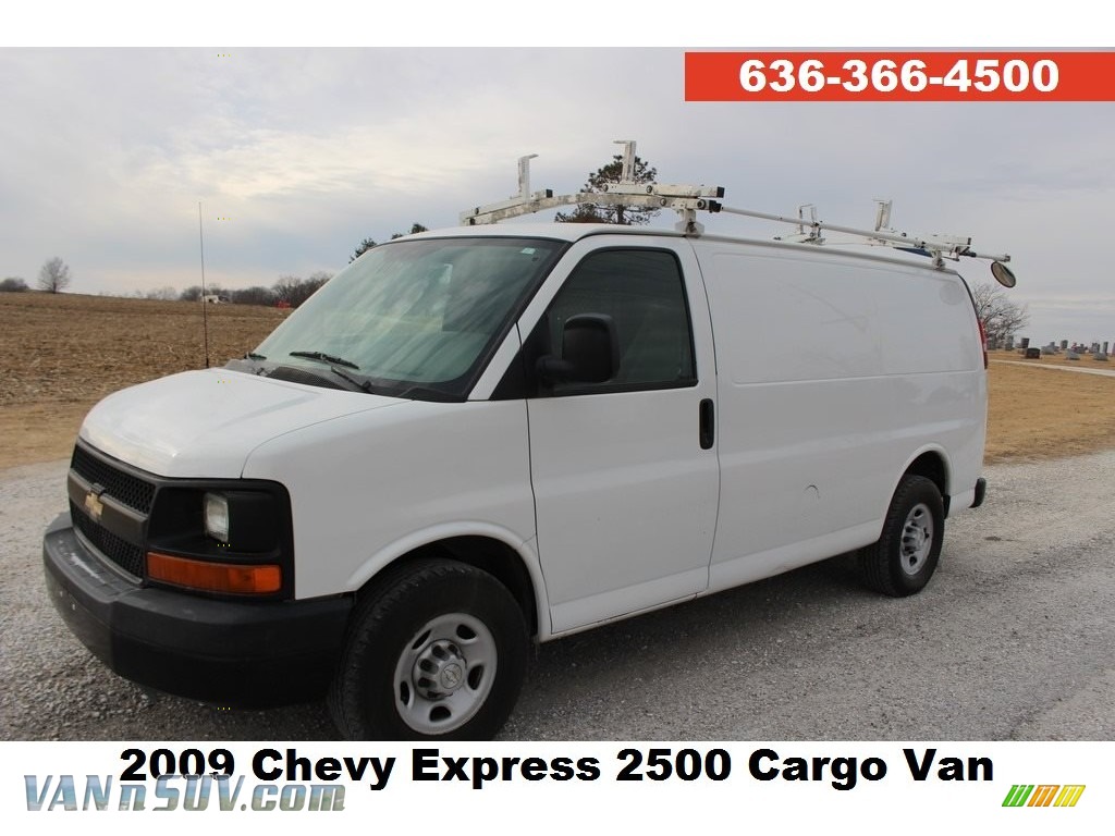 2009 Express 2500 Cargo Van - Summit White / Medium Pewter photo #1