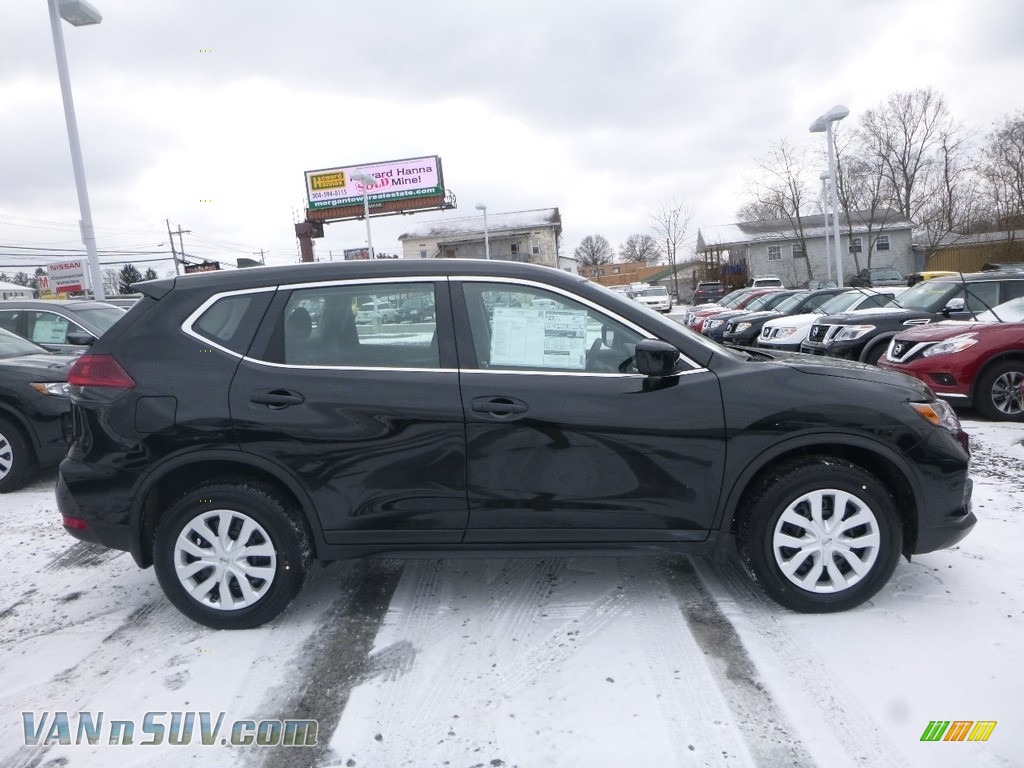 2018 Rogue S AWD - Magnetic Black / Charcoal photo #3