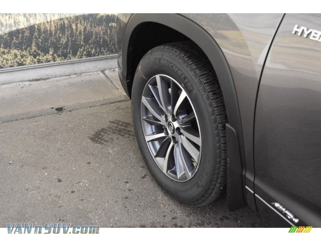 2018 Highlander Hybrid XLE AWD - Predawn Gray Mica / Black photo #33 2018 Highlander Hybrid XLE AWD - Predawn Gray Mica / Black photo #33