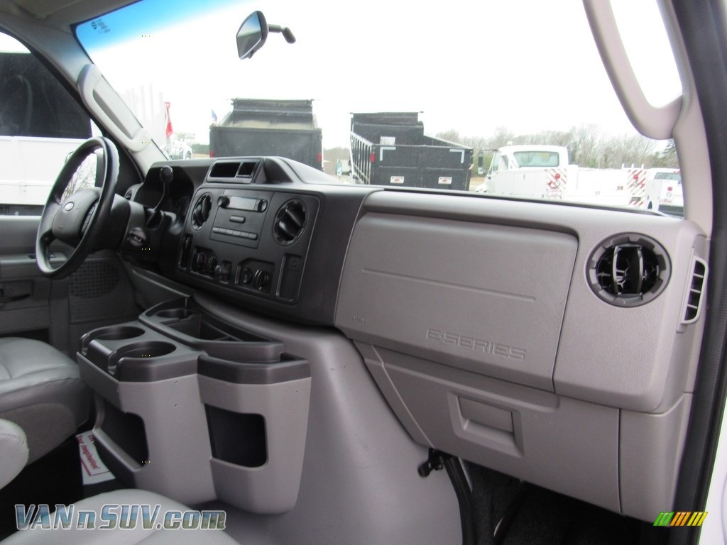 2011 E Series Van E250 Commercial - Oxford White / Medium Flint photo #21
