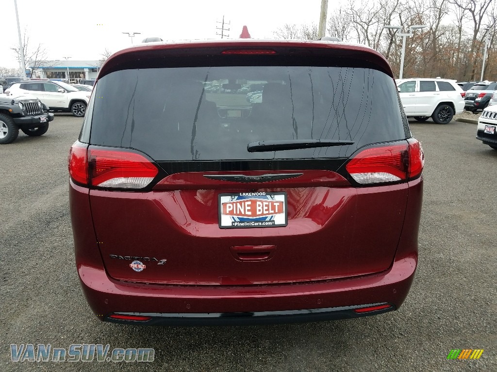 2018 Pacifica Touring L Plus - Velvet Red Pearl / Black/Alloy photo #5