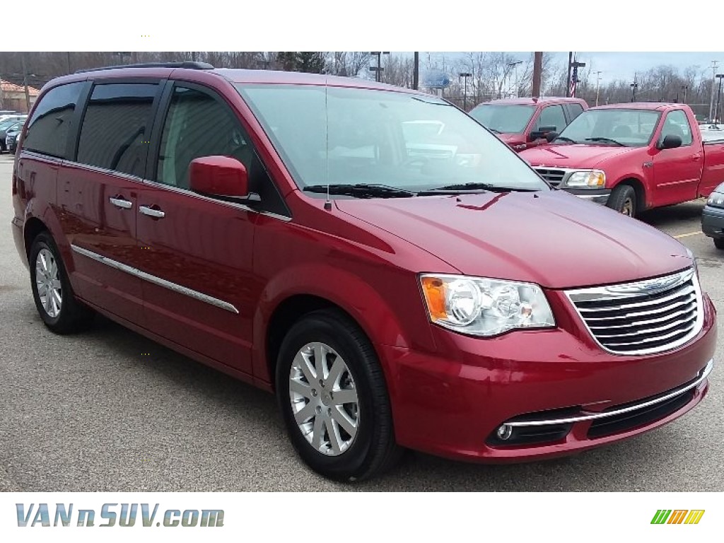 2015 Town & Country Touring - Deep Cherry Red Crystal Pearl / Black/Light Graystone photo #3