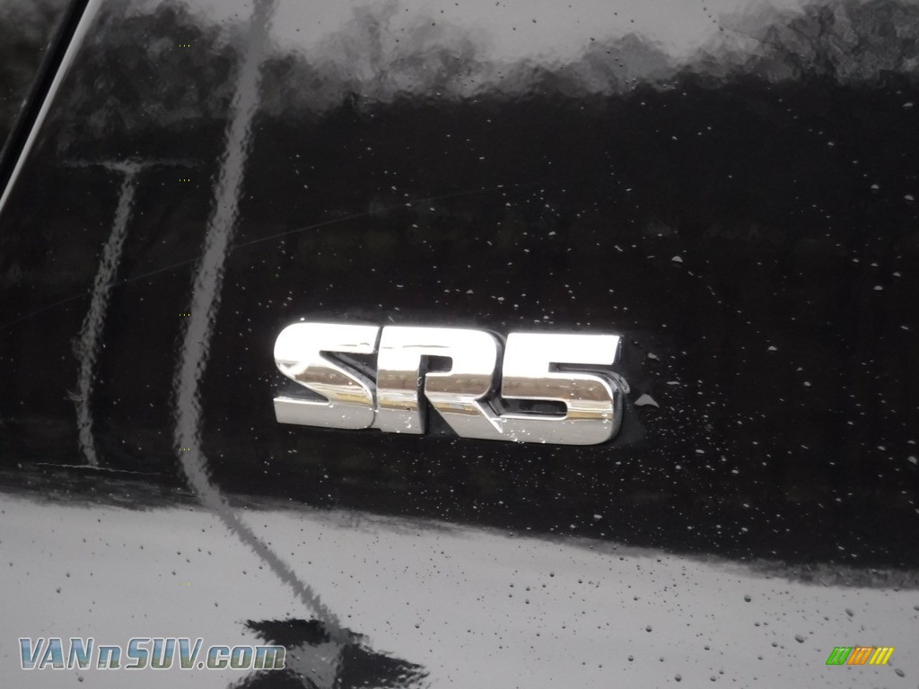 2015 4Runner SR5 Premium 4x4 - Attitude Black / Sand Beige photo #6