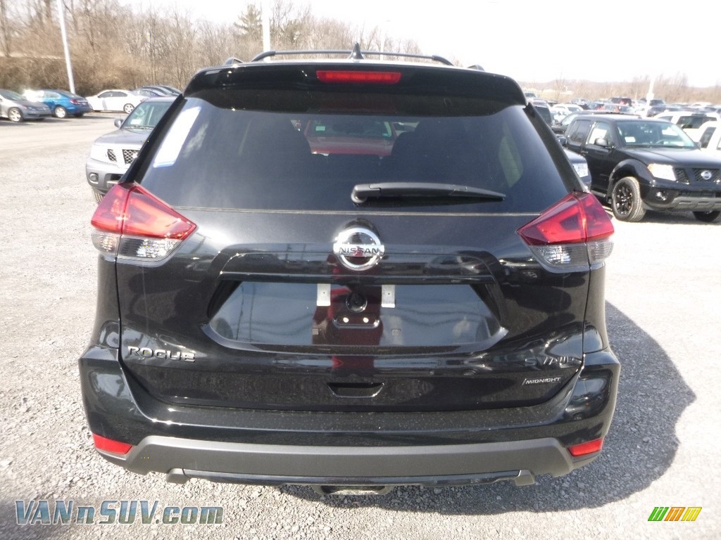 2018 Rogue SV AWD - Magnetic Black / Charcoal photo #4