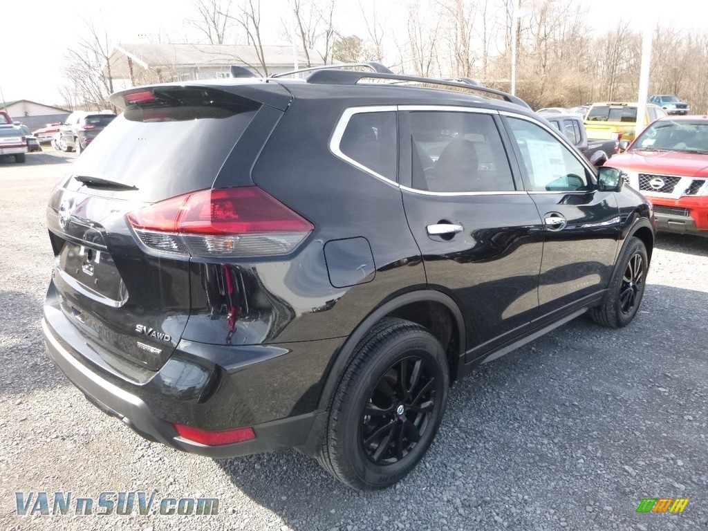 2018 Rogue SV AWD - Magnetic Black / Charcoal photo #5