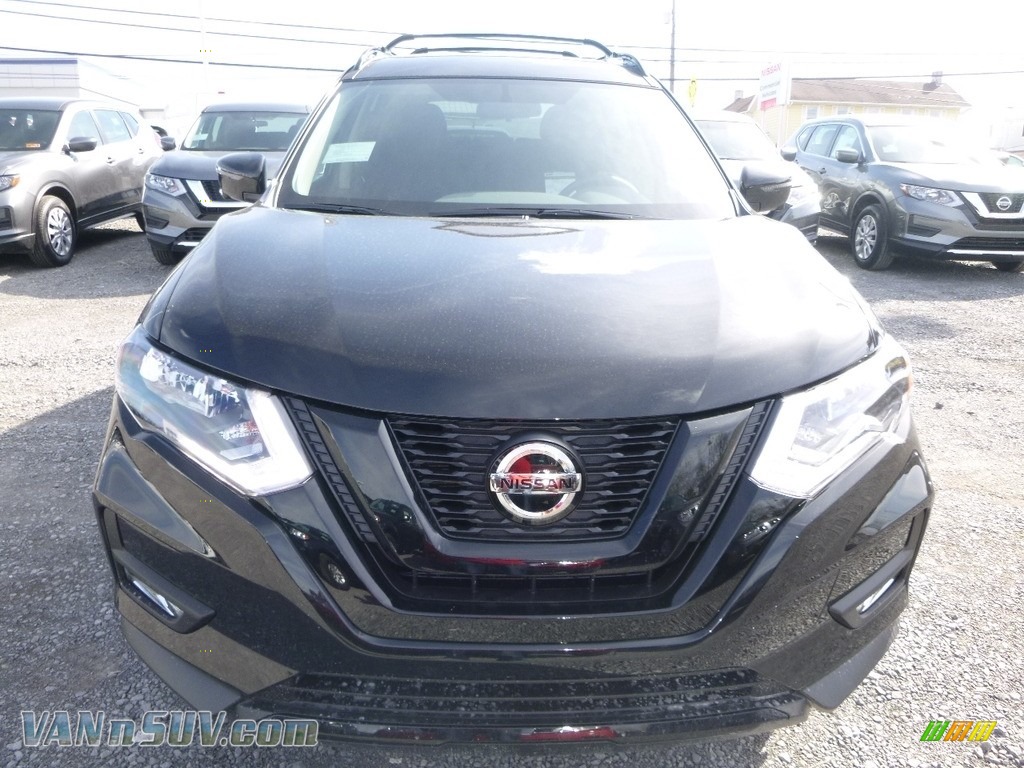 2018 Rogue SV AWD - Magnetic Black / Charcoal photo #7
