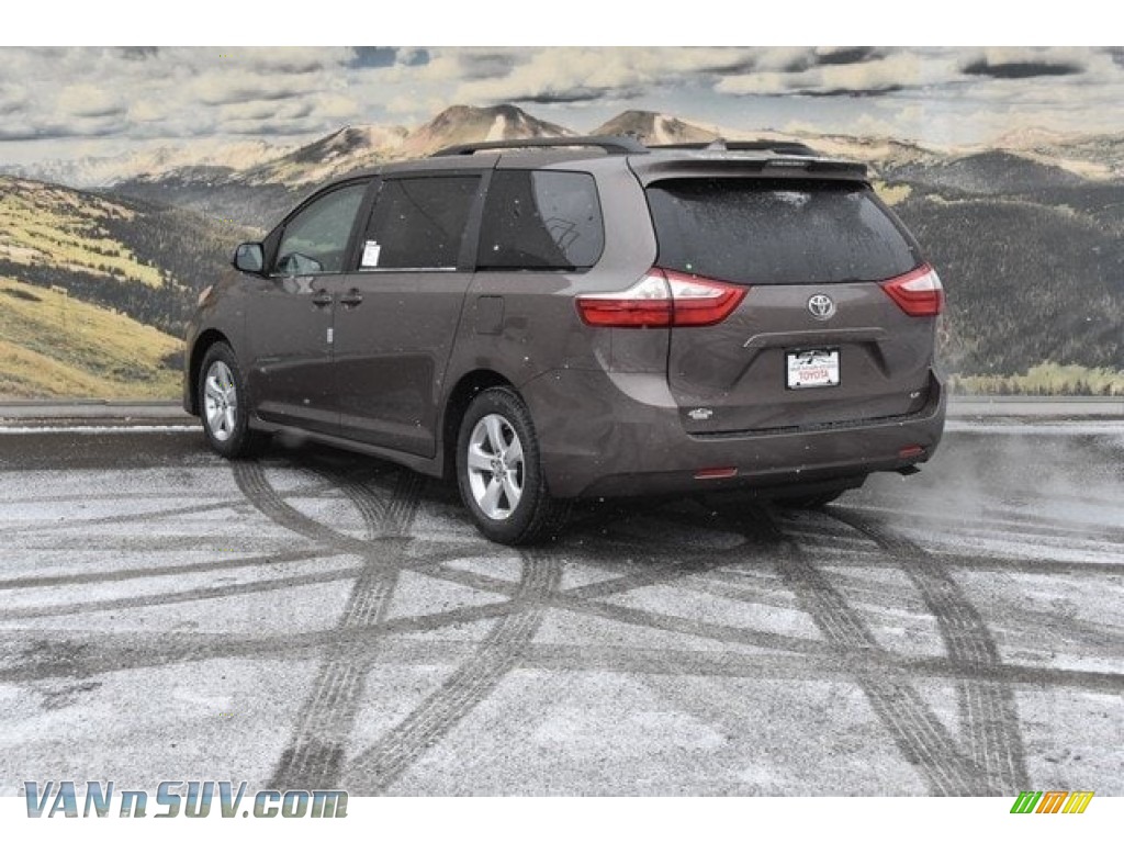 2018 Sienna LE - Toasted Walnut Pearl / Bisque photo #3