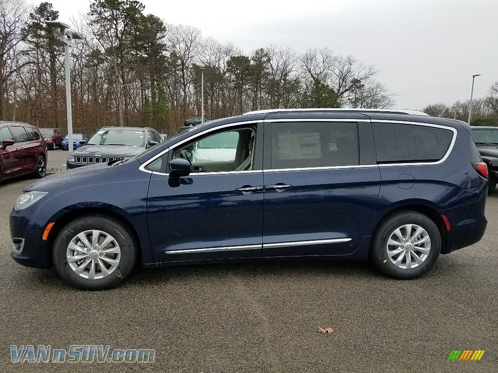 2018 Pacifica Touring L Plus - Jazz Blue Pearl / Cognac/Alloy/Toffee photo #3