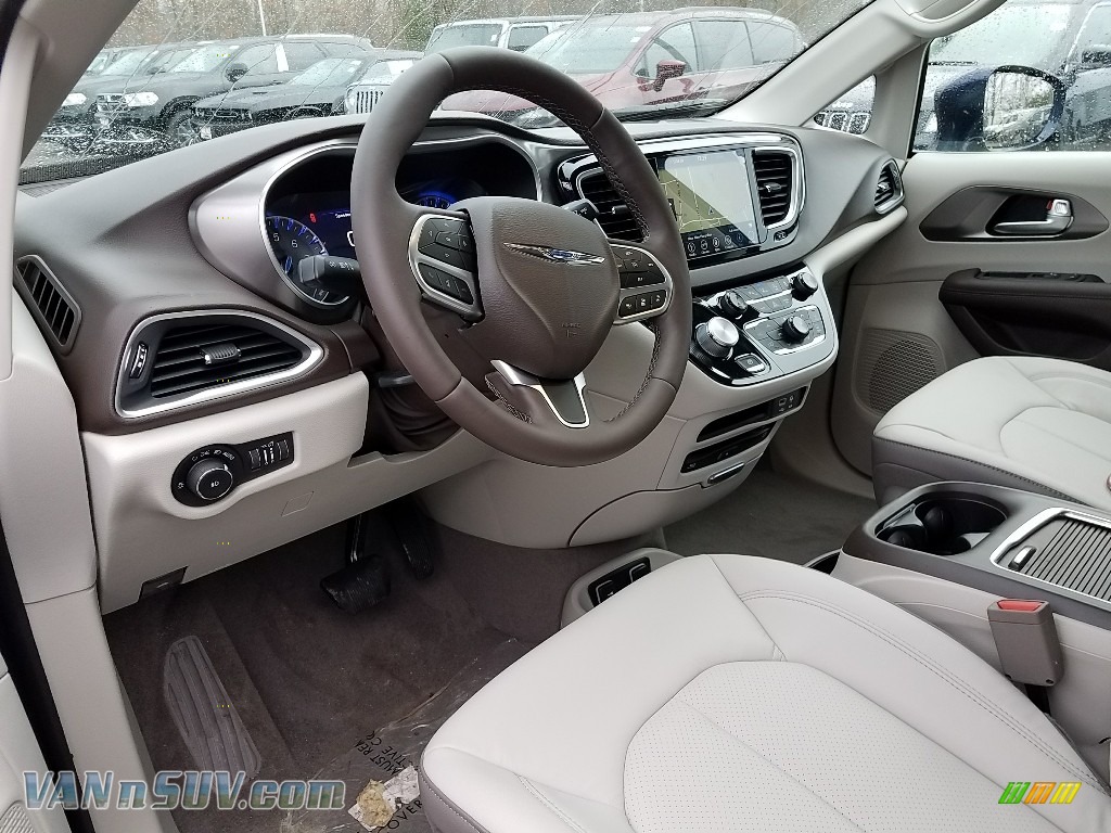 2018 Pacifica Touring L Plus - Jazz Blue Pearl / Cognac/Alloy/Toffee photo #7